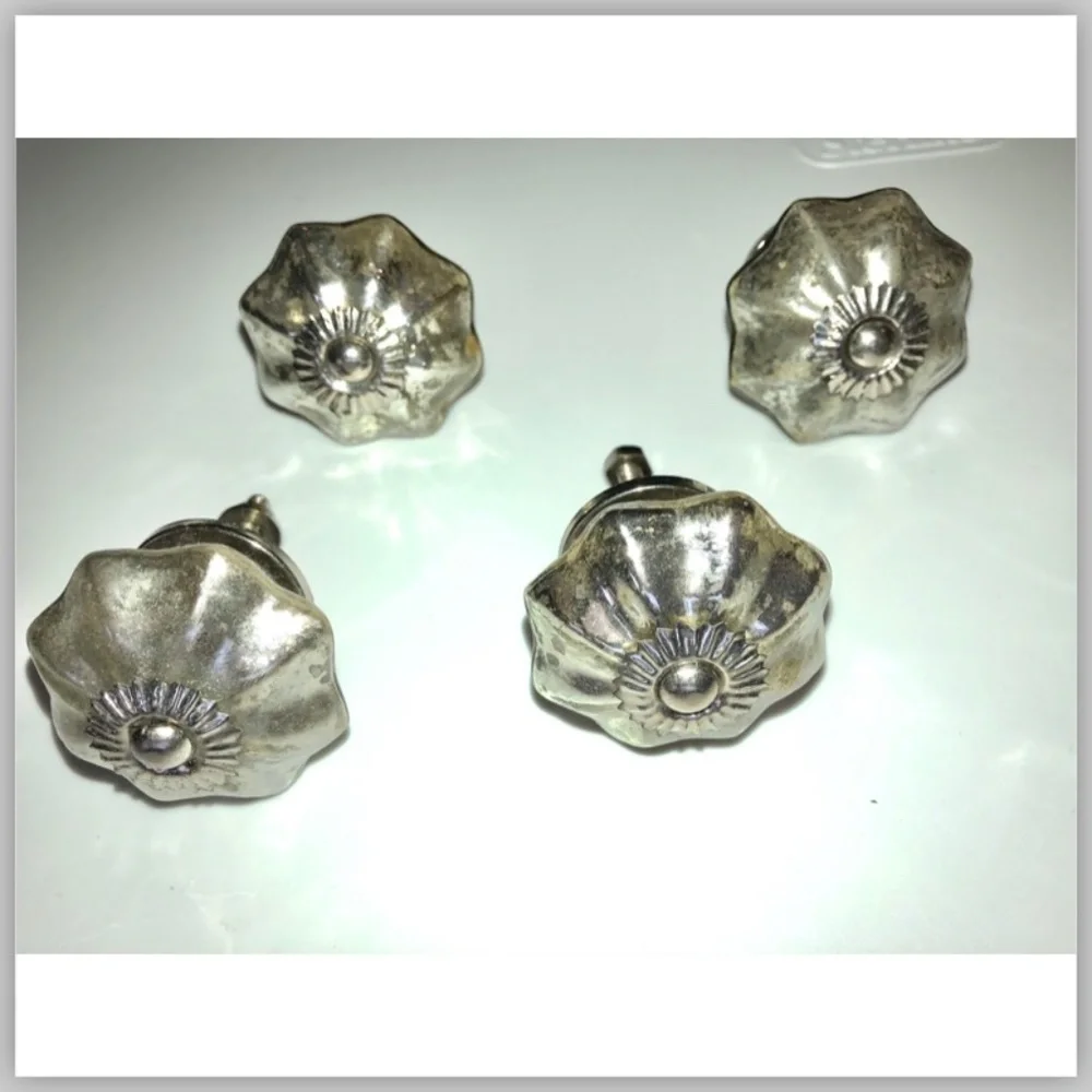 🎉HP🎉 ANTHROPOLOGIE Mercury Glass Melon Vintage Look Cabinet Knobs Set of 9 - Picture 4 of 8